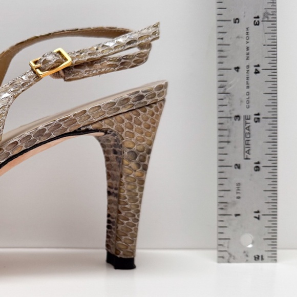 Stuart Weitzman peekaboo toe, size 9.5 M - Picture 6 of 7